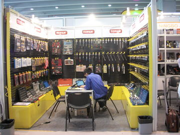 槽板在廣州雄鷹展覽服務中的應用與價值